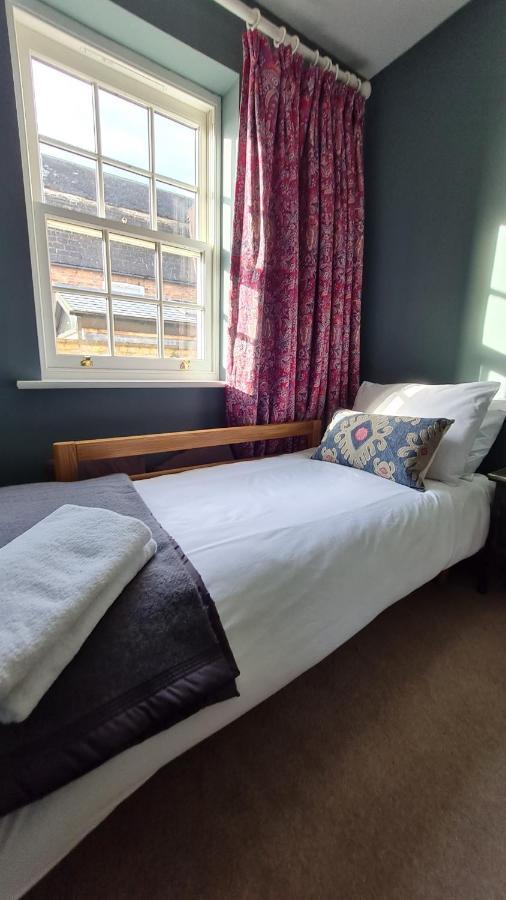 Stylish Central, Free Parking Holiday home *